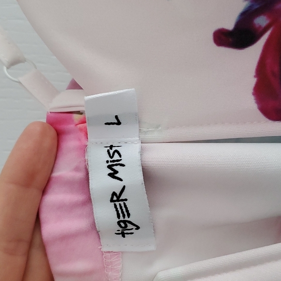 PLUNGE NECK FLORAL MIDI DRESS - Picture 3 of 3